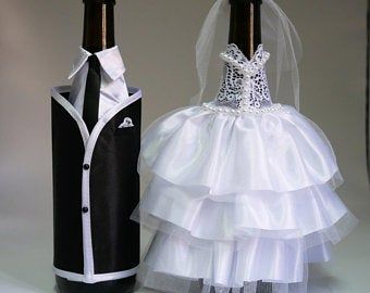 Wedding Gifts For The Couple, Wine Bottle Dressing, Bottle Dressing, Candy Decor, Wedding Wine Bottles, Bridal Shower Gifts For Bride, Wedding Wine Glasses, Wedding Gifts For Bride And Groom, Bottle Covers