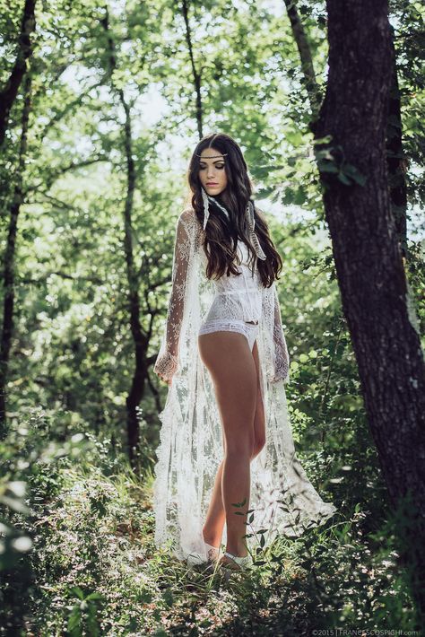 Bohemian Boudoir Photo Shooting Outdoor Boudiour Ideas Spring, Outdoor Boudiour Ideas, Fairy Shoot, Maternity Shoot Outfit, Portfolio Shoot, Summer Goddess, Fairy Photoshoot, Lingerie Corset, Gorgeous Lingerie