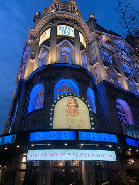 Mamma Mia The Musical, London Pictures Ideas, Mamma Mia Musical, Mamma Mia Aesthetic, London Must See, City Night Aesthetic, Mia Aesthetic, Theatre Aesthetic, Musical London