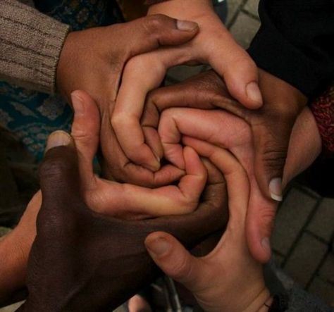 Paz, Sentido de la vida - Peace, Meaning of Life Hand Pictures, We Are The World, Maya Angelou, The Words, Inspire Me, Wise Words, Words Of Wisdom, Matter, Inspirational Quotes