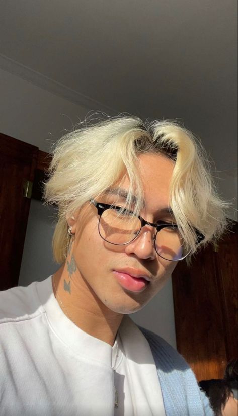 nsb regie macalino snapchat Fine Asian Boys, Fine Asian Men, Regie Nsb, North Star Boys, Hair Background, Oliver North, Realistic Face, Korean Men Hairstyle, Boys Glasses