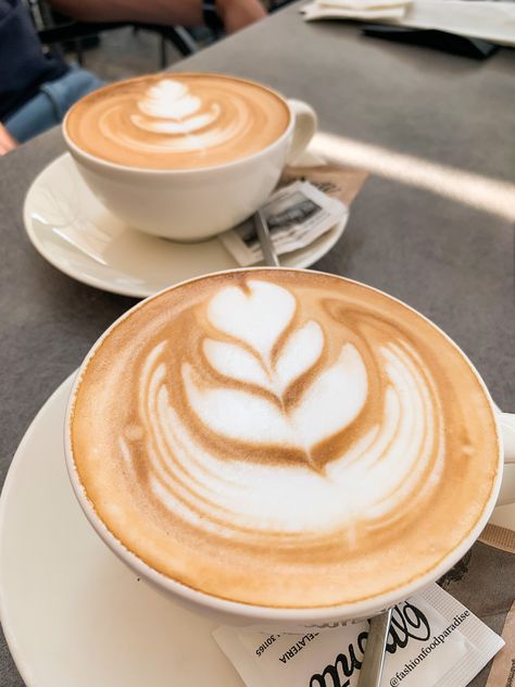 #cappuccino #lagodicomo #latteart #coffee #italy #lovely #aesthetic #goodmorning Cuppacino Coffee Aesthetic, Cappuccino Aesthetic Italy, Aesthetic Cappuccino, Cappuccino Aesthetic, Flat White Coffee, Lovely Aesthetic, Coffee Board, Coffee Business, Coffee Shop Aesthetic