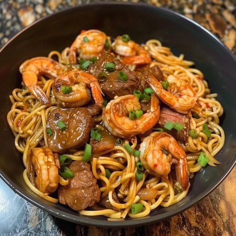 Steak Noodles, Shrimp Noodles Recipes, Shrimp Teriyaki, Italian Drunken Noodles, Teriyaki Noodles, Beef Round Steak, Teriyaki Steak, Teriyaki Shrimp, Shrimp Noodles