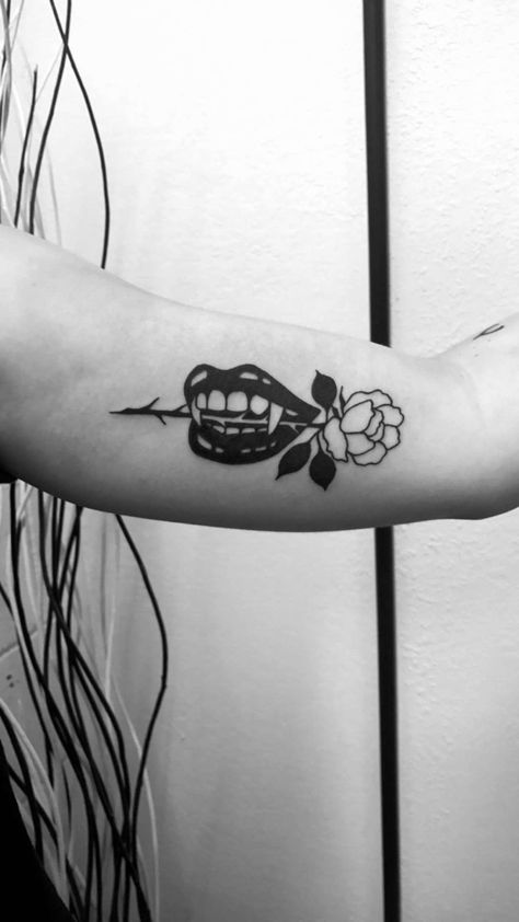 Rose, lips, vampire tattoo #tattoo #lips #rose #vampire #black #white #teeth #tattooideas Stitched Mouth Drawing, Vampire Tattoo For Women, Vampire Lips Tattoo, Vampire Fangs Tattoo, Vampire Teeth Tattoo, Vampire Tattoos, Rose Vampire, Rose Lips, Stitched Mouth