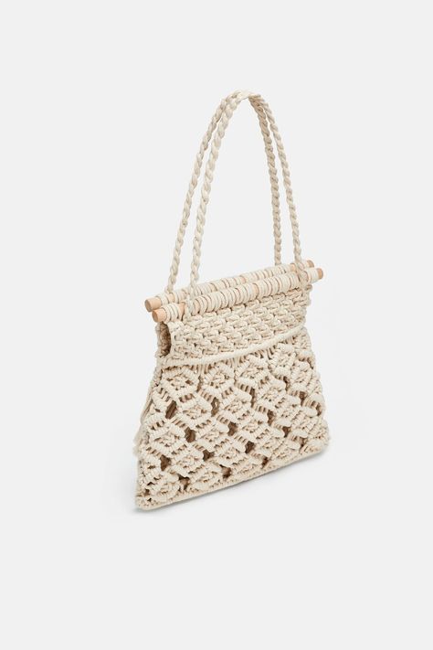 Macrame bag Zara Doilies Crafts, Fabric Tote Bag, Bag Zara, Macrame Purse, Knitting Tote Bag, Macrame Wall Hanging Diy, Fabric Tote Bags, Wicker Bags, Macrame Patterns Tutorials