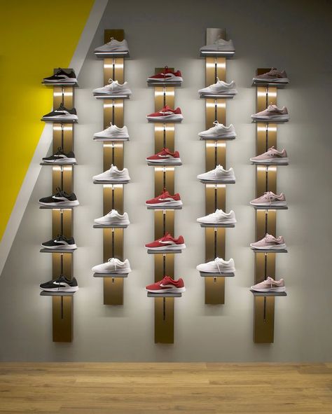 Shoe Shelf Ideas, Shelf In Closet, Shoes Shelf, Store Display Design, Shoe Store Design, Sneaker Displays, Store Shelves Design, Collection Of Shoes, Retail Store Interior Design