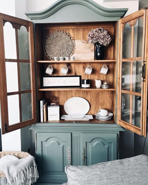 31 Beautiful Repurposed China Cabinets Ideas You Should See White Kitchen China Cabinet, Before And After China Cabinet, Glass Hutch Decorating Ideas, Modern Hutch Makeover, Vintage China Cabinet Makeover, Style A China Cabinet, Dining Room Hutch Ideas, Fine China Display, Refinished China Cabinet