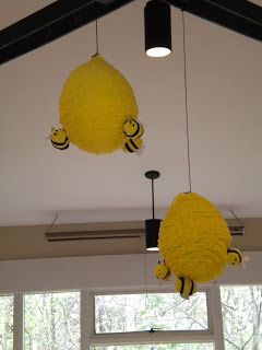 Lucy Birthday, Bumble Bee Party, Bumble Bee Decorations, Bee Themed Classroom, Mommy Friends, Bumble Bee Birthday, Bee Classroom, Bee Birthday Party, Buzz Bee