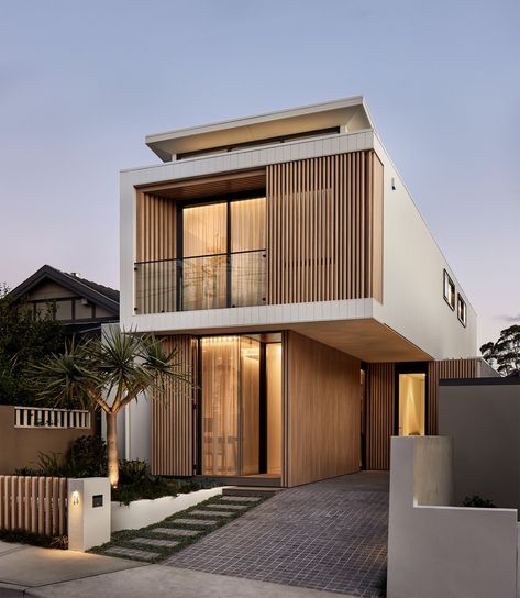 Residential interiors and architecture — Ryan Linnegar Photography L House Design Modern, Japandi Building, Japandi Facade House, Small Japandi House Exterior, Small Modern Minimalist House, Japandi Facade Design, Japandi House Facade, Japandi Home Exterior, Japandi Tiny House