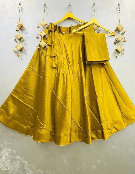 *launching superhit collection in this season* Occasionally wear// party wear// simple nd rich look Smthng new grab it soon Plain gaji silk skirt with with lining with canvas with 4 mtr flair with border Fully stitch lehnga With string Size :: 42 Blouse :: gaji silk *Prise — 1149/-*...⁰m80 Designer Lehnga Choli, Pakistani Traditional, Bollywood Bridal, Traditional Aesthetic, Designer Lehengas, Western Vintage, Wedding Designer, Chaniya Choli, Silk Skirt