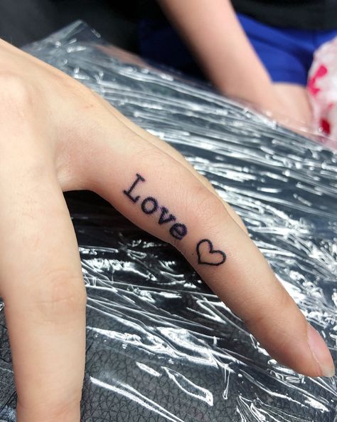 Heartfelt Tattoos, Cup Of Tea Tattoo, Love Tattoo Designs, Love Finger Tattoo, Cool Finger Tattoos, Ring Tattoo Designs, Ring Tattoo, Pic Aesthetic, Small Finger Tattoos