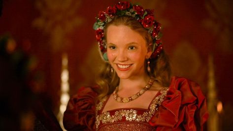 Catherine Howard | Queen katherine Howard - The Tudors Photo (31000772) - Fanpop fanclubs Anne Boleyn And Katherine Howard, Katheryn Howard, Tamzin Merchant, K Howard, Tudor Series, Catherine Howard, Katherine Howard, Tudor Costumes, Tudor Fashion