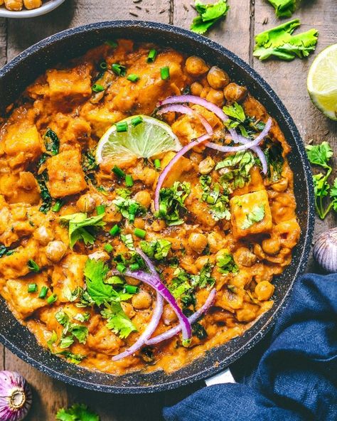 Spinach Chickpea and Tofu Curry - Best of Vegan Vegan Tofu Curry, Vegan Chickpea Recipes, Toasted Chickpeas, Chickpea And Spinach Curry, Tofu Curry, Vegan Spinach, Vegan Chickpea, Spinach Curry, Vegan Tofu