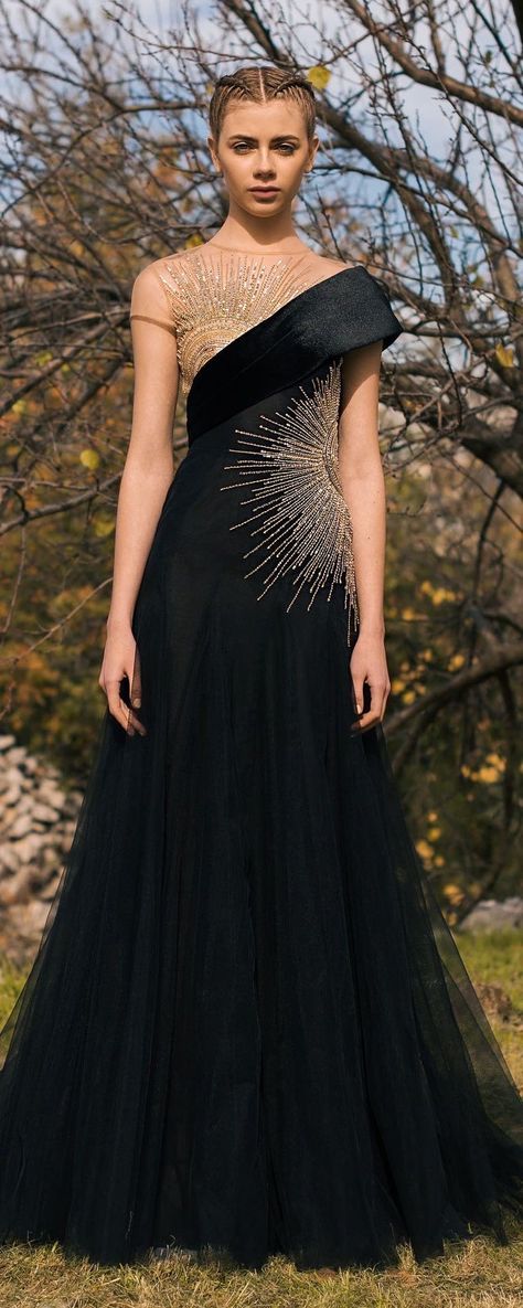 Classy Gowns, Georges Hobeika, Dress Winter, Dress Well, Winter Formal, فستان سهرة, Gorgeous Gowns, Mode Inspiration, Beautiful Gowns