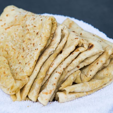 Trini Roti, Trinidad Roti, Soft Roti Recipe, Bajan Food, Trinidadian Recipes, Guyanese Recipes, Trinidad Recipes, Persian Recipes, Carribean Food