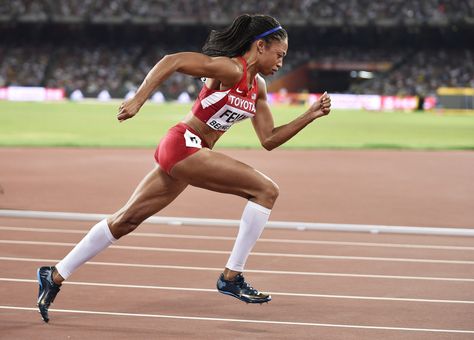 Allyson Felix goes into record books with 400-meter victory at world… Track Pics, Olympic Track And Field, Katie White, Track Runners, Athletics Track, Track Pictures, Allyson Felix, Leg Press Machine, Track Team