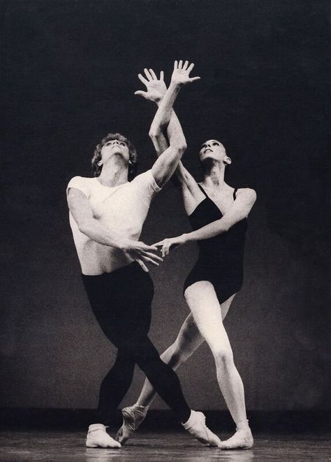 Contemporary Partnering, Dance Duet Poses, Figure Dancing, Couples Dance, Mikhail Baryshnikov, Dancer Pose, Ballet Jazz, Ballet Poses, Ballet Dance Videos