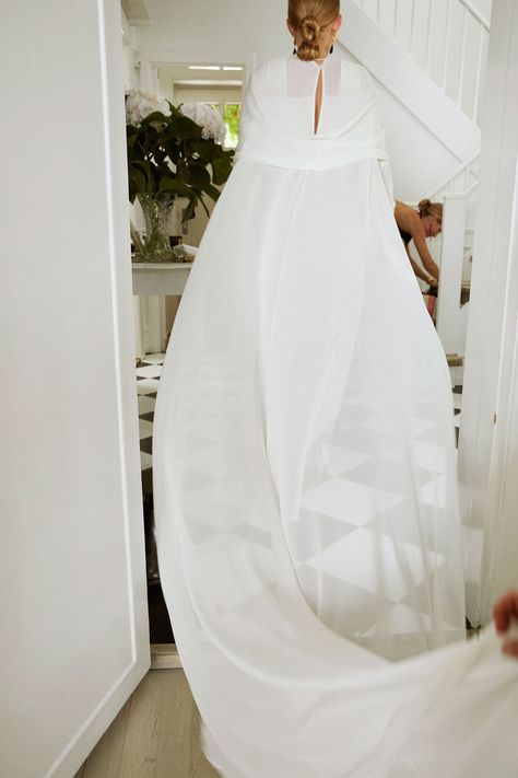 Copenhagen Wedding, Cape Wedding, Vogue British, Traditional Gowns, Cape Wedding Dress, Bridal Cape, Vogue Beauty, Organza Dress, Wedding Dress Trends