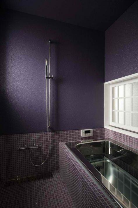 Purple Bathroom Paint, Dark Purple Bathroom, Purple Bathroom Accessories, Purple Bathroom Decor, Purple Bathroom, Purple Tile, Silver Bathroom, Purple Bathrooms, Cupcake Stands