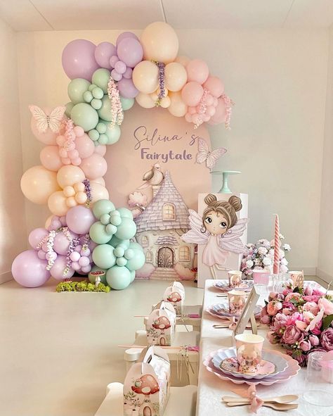 Cute swan theme 🌸 🦢🌅 @iimaanyd_ . . #swantheme #swanparty #flowers #sunset #lightnumbers #firstbirthday #balloongarland #candycart… | Instagram Fairy First Birthday Backdrop Ideas, Baby Animal Birthday Party, Fairy Birthday Decor, Fairy Decorations Party, Fairy Tale Birthday Party Theme, 1 St Birthday Decoration Ideas, Fairy Birthday Theme, Fairy Birthday Party Ideas, Fairy Birthday Themes