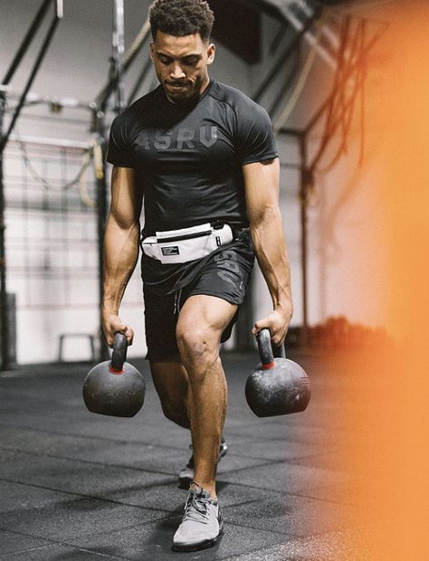 Gym Photoshoot Men, Gym Body Men, Fitness Modeling Photography, Gym Guy Aesthetic, Gym Photoshoot Male, Kettlebell Strength Training, Personal Trainer Marketing, Gym Poses, Crossfit Photography