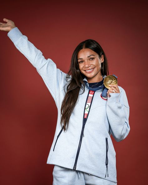 Us Women's National Soccer Team, Sophia Smith, Olympic Champion, Womens Football, Womens Soccer, Soccer Team, Book Aesthetic, Football Players, Soccer