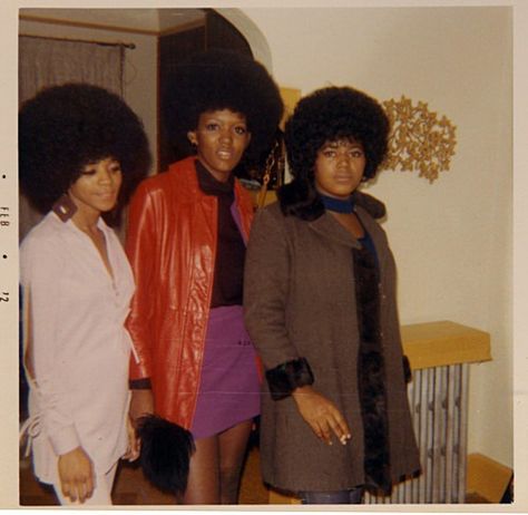 1972 fashion 70s Fashion African American, 70s Black Fashion, Three Women, Vintage Black Glamour, Style Noir, Popular Hairstyles, Black Women Fashion, African American Women, Black Power