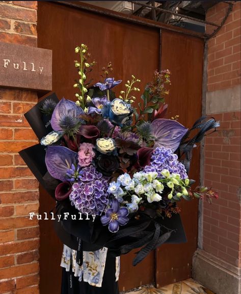 Endless Flora, Luxury Flower Bouquets, Boquette Flowers, Hand Bouquet, Dark Flowers, Nothing But Flowers, Bouquet Arrangements, Flower Therapy, Beautiful Bouquet Of Flowers