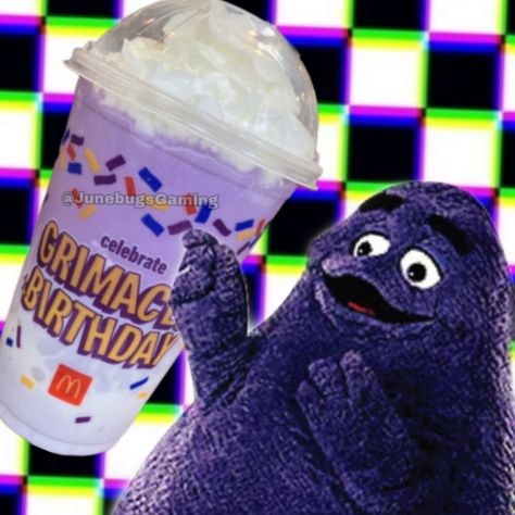 Grimace Shake Recipe, Grimace Shake, Oc Stuff, Shakes Drinks, Drink Photo, Really Funny Memes, Birthday Celebration, Really Funny, Funny Memes