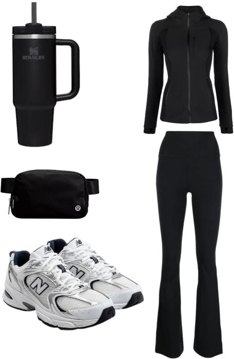 Gothic Sporty Outfit, Goth Workout Aesthetic, Black And White Workout Outfit, Gothic Gym Outfit, Clean Girl Goth Aesthetic, Sporty Goth Outfits, Goth Workout Outfits, Alt Workout Outfits, Goth Gym Girl