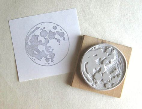 Blockprint Ideas, Moon Stamp, Eraser Stamp, Carved Stamps, Hand Carved Rubber, Stamp Diy, Lino Art, Hand Carved Stamps, Stamp Carving