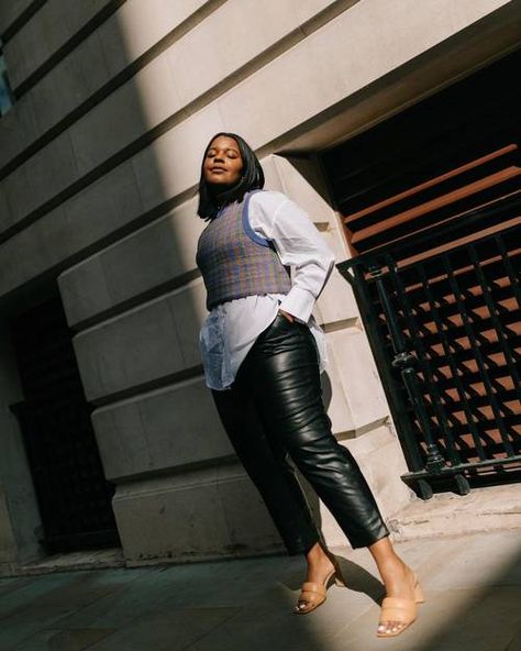 6 Leather-Trouser Outfits to Try Out for Autumn | Who What Wear UK Leather Pants Outfit Summer, Leather Trousers Outfit, Pants Outfit Summer, Leather Culottes, How To Make Leather, Peg Trousers, Leather Pants Outfit, Bold Dresses, Leather Boots Heels