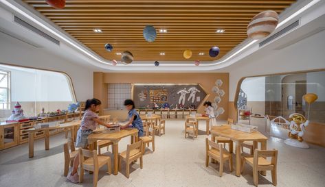 Gallery of Linhai Xiecheng Kindergarten / Atelier RenTian - 25 Interactive Classroom Design, Interactive Classroom, Kindergarten Design, Public Space Design, Outdoor Classroom, Outdoor Learning, Classroom Design, Education Design, Learning Spaces