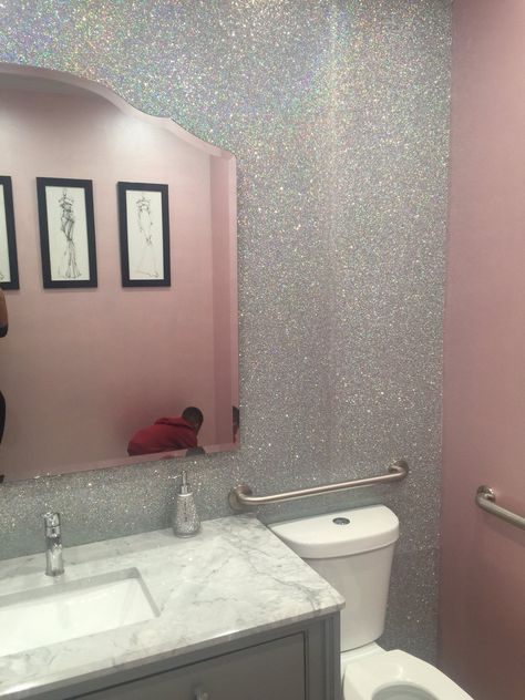 Bathroom glitter wall Glitter Accent Wall, Glitter Bathroom, Bling Bathroom, Glitter Bedroom, Gold Accent Wall, Glittery Nails, Glitter Wall, Accent Wall Bedroom, Glitter Wallpaper