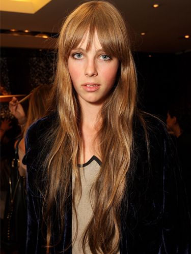 long choppy fringe Choppy Fringe, Edie Campbell, Fringe Bangs, Top Celebrities, Fringe Hairstyles, Aesthetic People, Haircut And Color, Face Hair, Hair Health