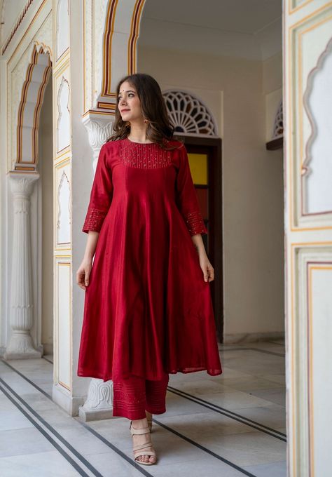 Maroon Chanderi Flared Anakarkali Kurta Palazzo Suit Satin Kurti Designs Latest, Plus Size Anarkali Suits, Anarkali Style Red Cotton Palazzo Set, Red Anarkali Raw Silk Palazzo Set, Red Anarkali Palazzo Set With Pallu, Red Anarkali Palazzo Set, Red Palazzo Set With Straight Kurta, Floral Plus Size Dresses, Kurta Palazzo Set