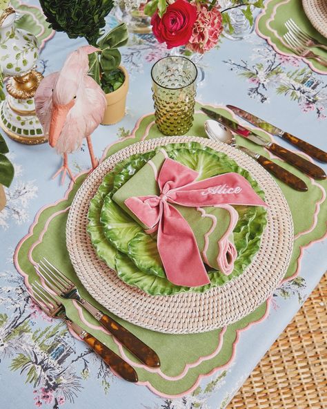 Summer Tablescapes are our fave 😍 Pic 1: @@we.weddingphotography Pic 2: @amorology Pic 3: @mrsaliceshop Pic 4: @dining_delight Pic 5: @amorology Pic 6: @katiejulia_ Click the link in our bio for more gorgeous décor ides: https://onefabday.com/decor/ Green And Pink Tablescape, Rattan Charger Plate, Pink Tablescape, Pink Placemats, Mrs Alice, Rattan Charger, Starter Plates, Bamboo Trellis, Pink Napkins