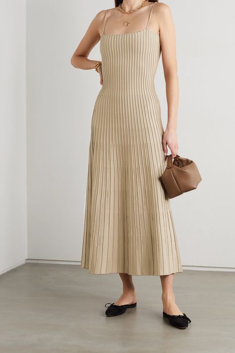 Net A Porter Summer, Net Sustain, Fashion Campaign, Dress Beige, Summer Dress Outfits, Neutral Outfit, Knit Midi, Knit Midi Dress, Event Dresses