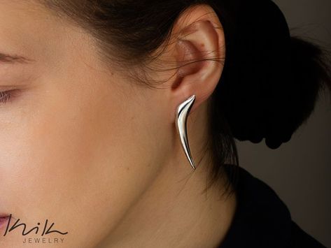 Avant Garde Modern Earrings - KRIK Designer - Thorn Studs #jewelry #designer #contemporary #futuristic #abstract Futuristic Jewelry, Avant Garde Aesthetic, Avant Garde Jewelry, Art Jewelry Design, Avant Garde Fashion, Ultra Modern, Jewelry Sterling Silver, Modern Earrings, Modern Outfits