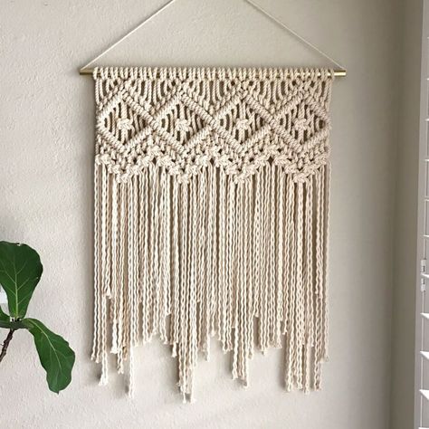 11 Modern Macrame Patterns Simpul Makrame, Koti Diy, Art Macramé, Diy Sy, Macrame Wall Hanging Diy, Macrame Wall Hanging Patterns, Macrame Curtain, Wall Hanging Diy, Macrame Wall Art