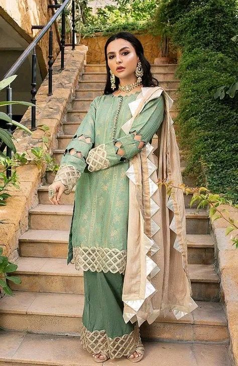 Jacquard Dress Design Pakistani, Jacquard Dress Design, Duptta Design, Ladies Suits Indian, Dress Designing Ideas, Dress Design Pakistani, Dupatta Designs, Designer Dupatta, Design Kurta