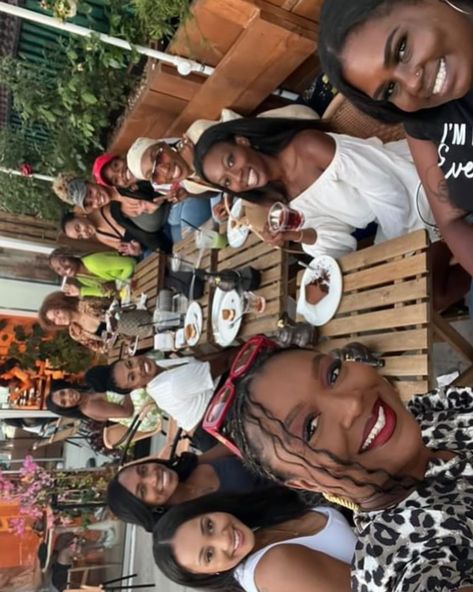 @blackgirlcreativessd community meetup this past week was more than I could have ever imagined!!! My heart is so full and I am extremely grateful for the connections that are happening within the group!! Building community is something that is so important to me, especially being a Black Women in a city that we’re not really represented and are often not thought of in the creative space!!!! I want us to have the freedom to be ourselves, share our talents and support each other along the way ❤... Volunteering Aesthetic, Community Aesthetic, 2025 Prayer, Building Community, Support Each Other, 2025 Vision, Prayer Board, Professional Growth, Black Community