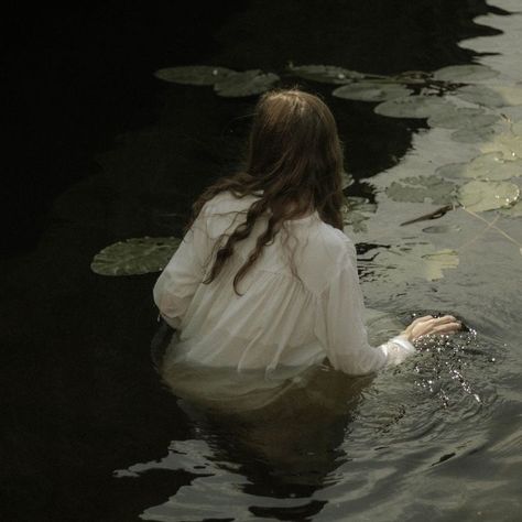 Forest Fairy Aesthetic, Southern Gothic Aesthetic, Fairy Grunge Aesthetic, Water Shoot, Rain Photo, Water Aesthetic, Grunge Fairycore, Fairy Aesthetic, Southern Gothic