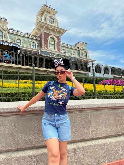 Disney Outfits Women Summer, Disney Outfits Summer, Disneyworld Outfits, Disneyworld Outfit, Magic Kingdom Outfit, Disneyland Aesthetic, Disney Park Outfit, Disney Poses, Disney Trip Outfits