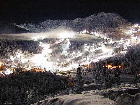 Fond memories of the ski bus to Stevens Pass Washington Winter, Night Skiing, Everett Washington, Leavenworth Washington, Beautiful Night Sky, Evergreen State, Mountain Photos, Olympic Peninsula, Cascade Mountains