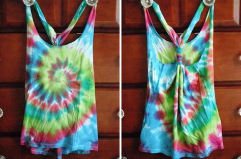 T-Shirt to Racerback Tank Cut Up Shirt Ideas, Ty Dye, Cut Up Shirts, Diy Tie Dye Shirts, Tie Dye Party, Diy Tank, Tie Dye Crafts, Clothes Shirt, Idea Room