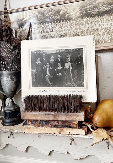 Antique Wood Wire Steel Brush Measures 7 1/4" L x 2 3/8" lW x 2 1/2" H Fabulous old wire brush with wooden handle. Great patina and very sturdy old brush ready to add or begin a collection and go into your decor Nice stiff bristles Please convo us with any questions. Antique Window Decor, Antique Booth Ideas Staging, Repurposed Antiques, Salvage Decor, Random Faces, Primitive Wall Decor, Salvaged Decor, Farmhouse Industrial, Antique Windows