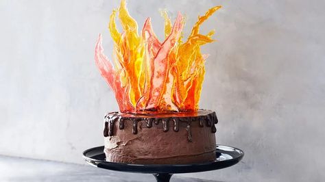 devils inferno cake with sugar flames and ganache Phoenix Cake, Candy Crown, Firetruck Cake, Devil's Food Cake, Mini Torte, Pokemon Cake, Martha Stewart Recipes, Devils Food Cake, Cakes Frosting