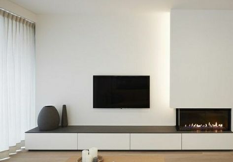 Modern Fireplace Ideas With Tv Built Ins, Tv Next To Fireplace Layout, Tv With Fireplace, Tv Camino, Gas Fireplace Ideas Living Rooms, Contemporary Fireplace Designs, Built In Around Fireplace, Fireplaces Layout, Room With Fireplace