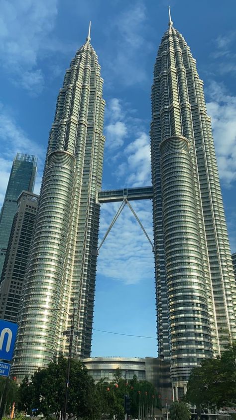 The twin tower of Malaysia Malaysia Madani, Twin Towers Malaysia, Malaysia View, Malaysia Poster, Malaysia Aesthetic, Architecture References, Poster Reference, Aesthetic Building, Singapore Tour